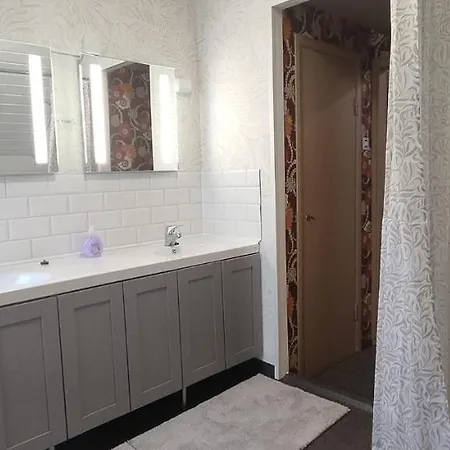 Homestay Kortteer Pinkki Huone