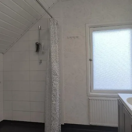 Kortteer Pinkki Huone Homestay *