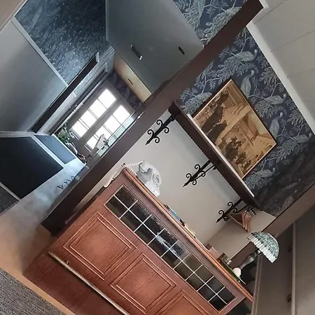 Kortteer Pinkki Huone Homestay