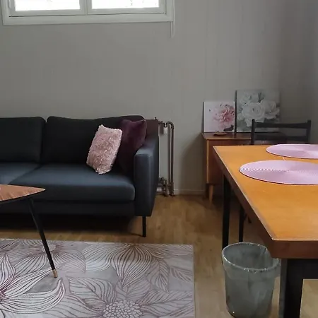 Kortteer Pinkki Huone Homestay Rauma
